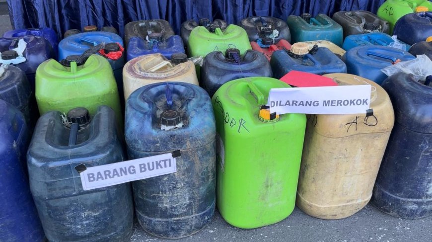 1 Ton BBM Subsidi Disita, Polres Bondowoso Amankan Tersangka